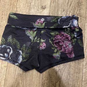 size 4 lulu shorts